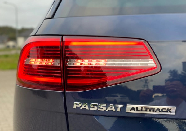Volkswagen Passat cena 82900 przebieg: 220000, rok produkcji 2016 z Gryfice małe 781